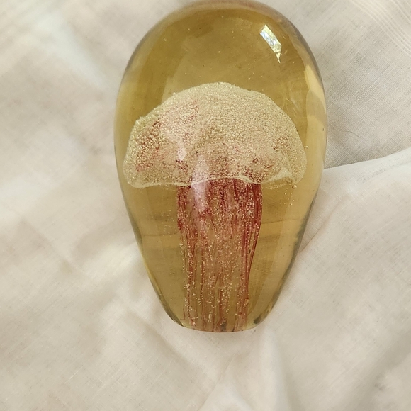 Jellyfish Glass Paperweight Decoration - Picture 13 of 16